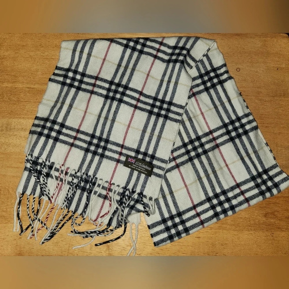 Women's 100% Cashmere White Plaid Scarf made in Scotland - Picture 1 of 4